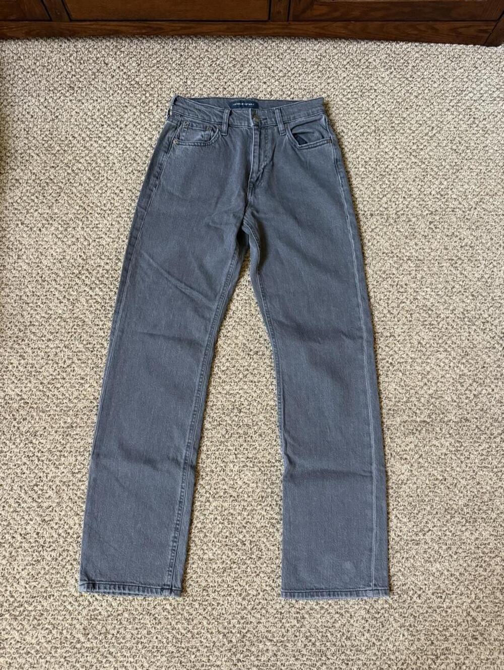 Aeropostale gray high rise straight leg semi baggy jeans